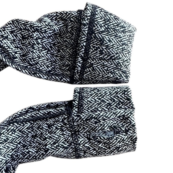 Lululemon Runderful Herringbone Cold Weather Stretch Running Top Sz 10 Like New - Picture 6 of 11